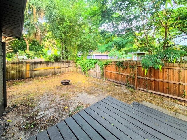 Building Photo - 314 E Park Ave