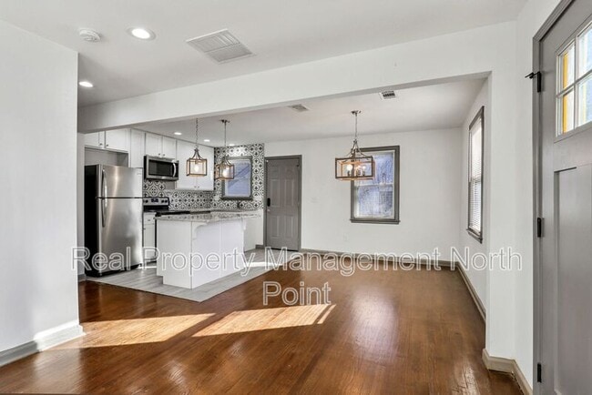 Building Photo - 2616 Northview Ave