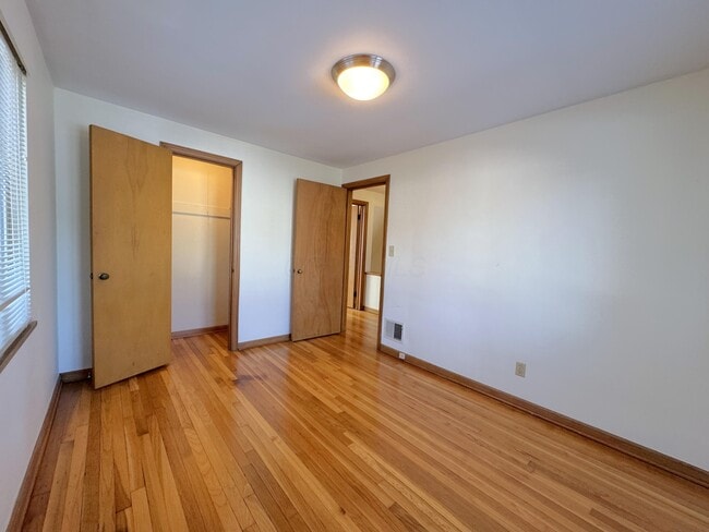 Building Photo - 2030 Harwitch Rd