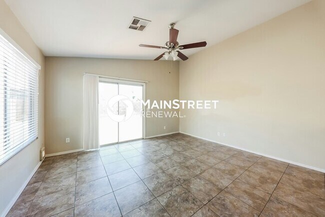 Building Photo - 3 Bedroom Pet-Friendly Home in Phoenix, AZ with Main Street Renewal