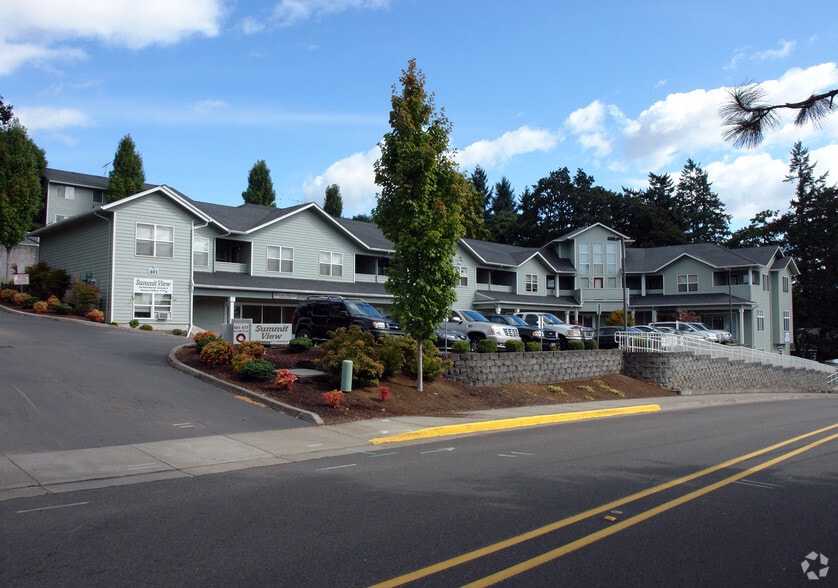 Building Photo - Summit View