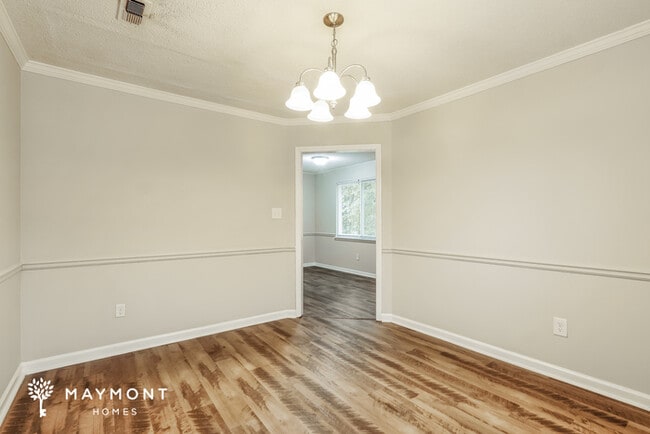 Building Photo - Quaint Ranch Style Home