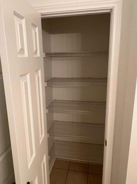 Building Photo - 3107 Burlington