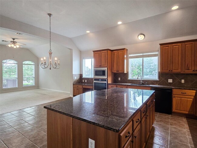 Building Photo - 9901 Bundoran Dr