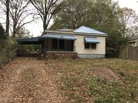 Building Photo - Adorable 3 bedroom 2 bedroom house located in Gadsden.