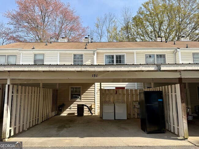 Building Photo - 151 Old Ferry Way