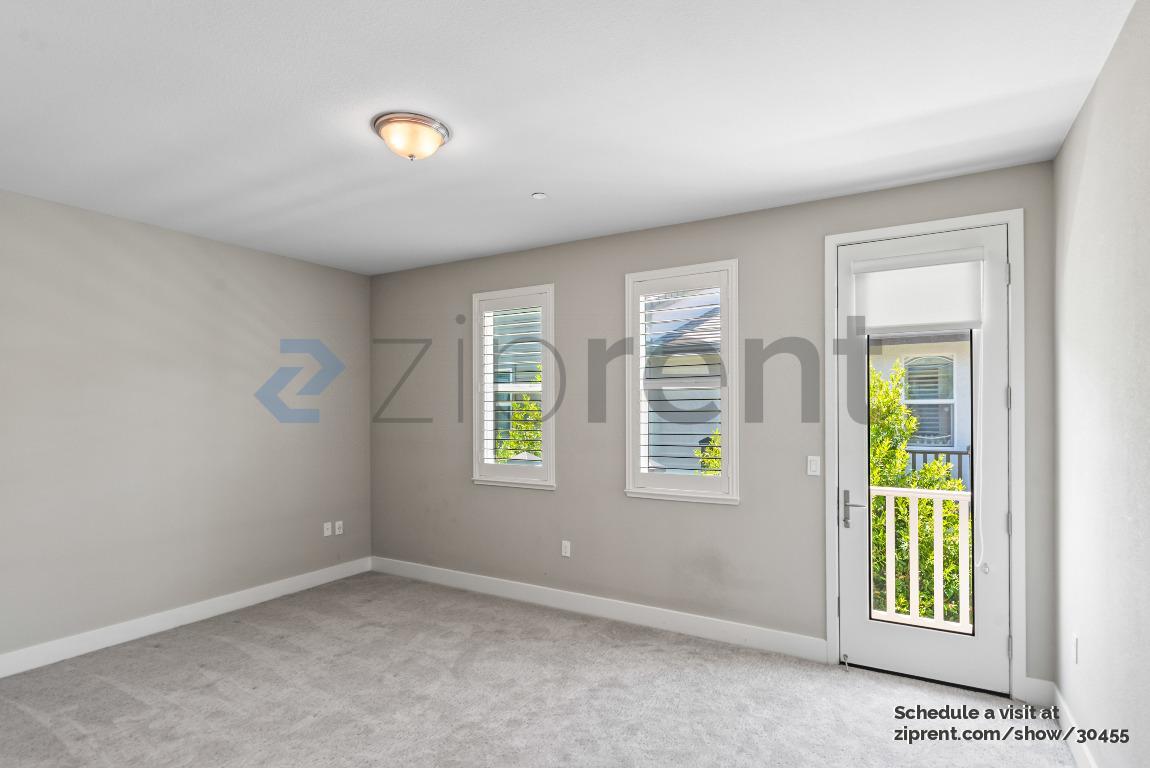Building Photo - Unit
