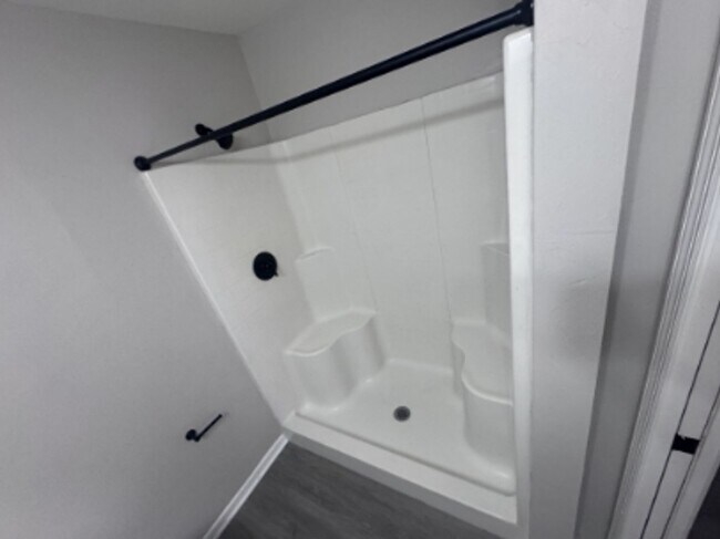 Building Photo - 2412 Vernon Ave S