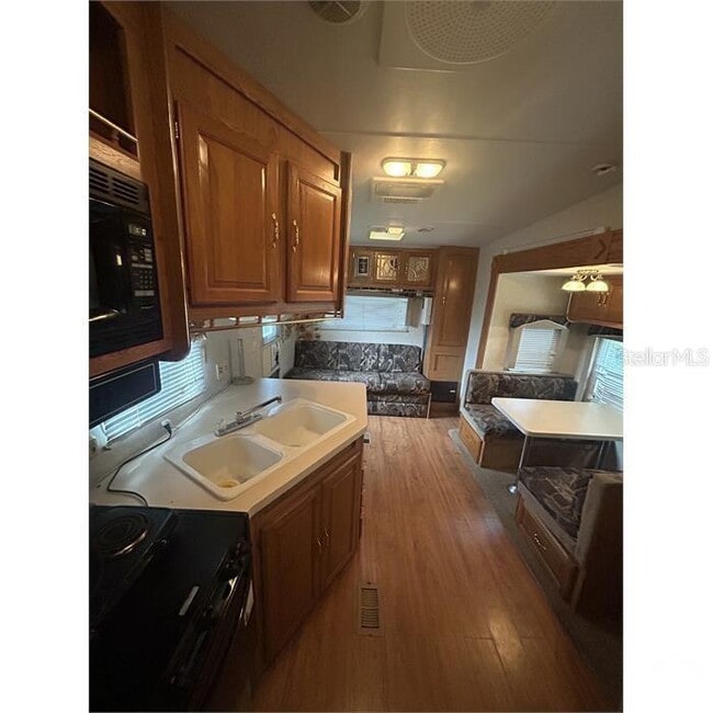 Building Photo - 3004 E Yukon St