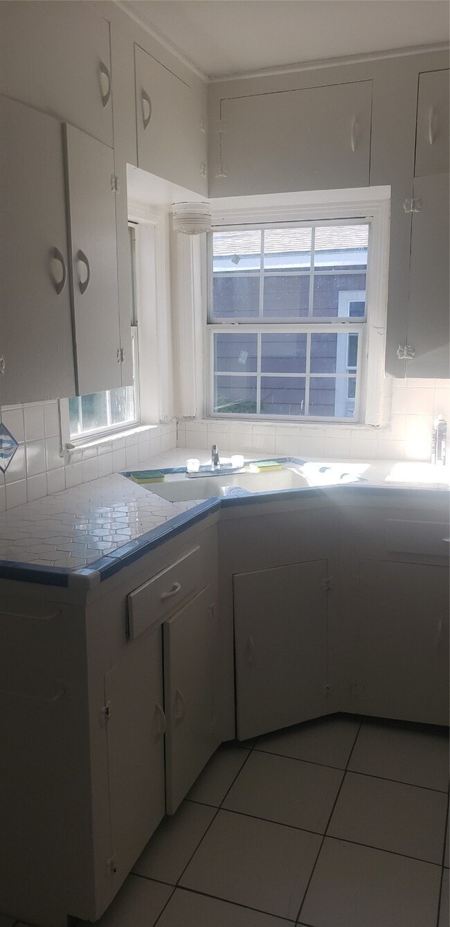 Building Photo - 7010 England St