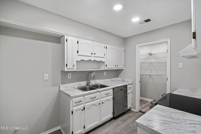 Building Photo - Shadow Oaks Parkway 3865