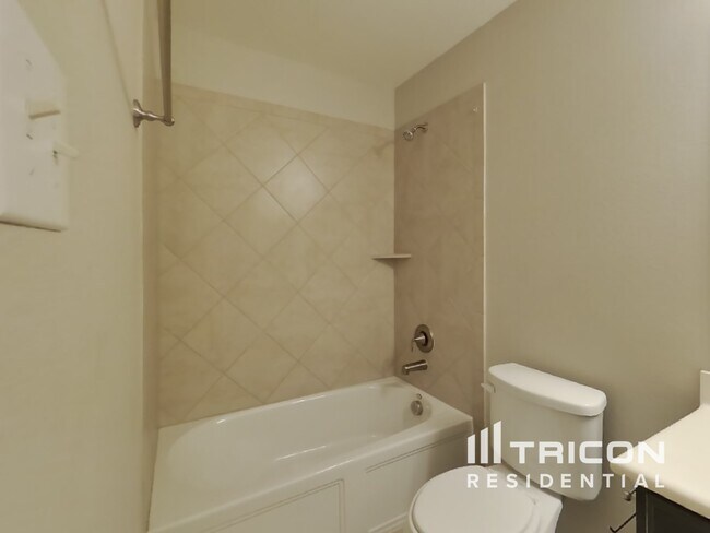 Building Photo - 14605 San Pablo Dr