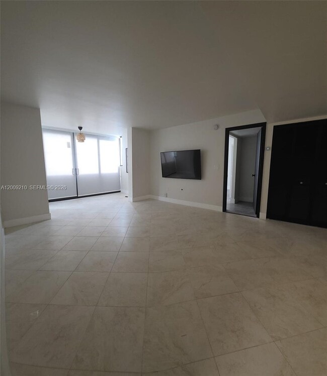 Building Photo - 250 Galen Dr
