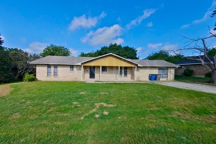 Primary Photo - 168 Creekview Dr E