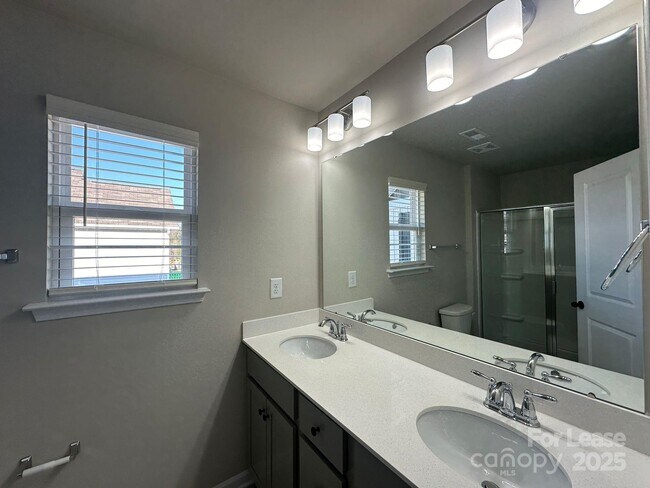 Building Photo - 9050 Stoney Waters Ct