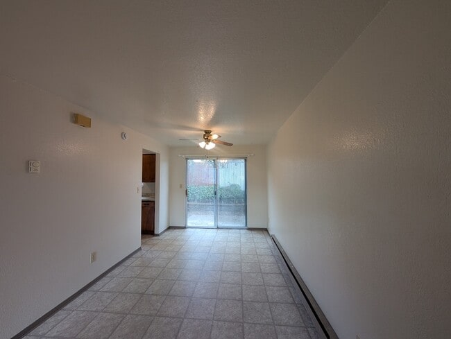 Building Photo - 84 SE Grape Ave