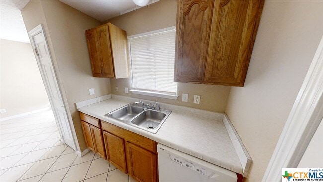 Building Photo - 2406 Timberline Dr