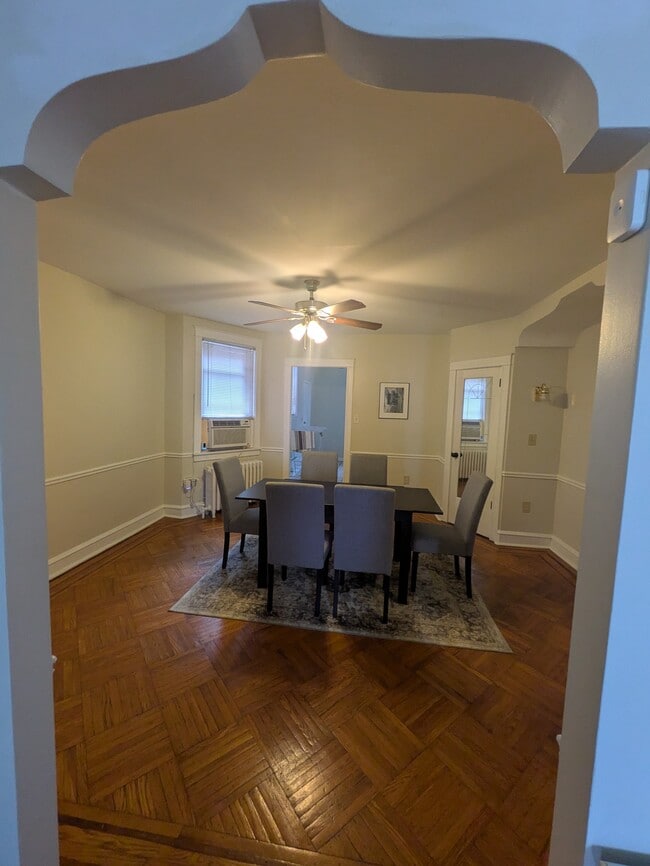Building Photo - 603 W 31st St