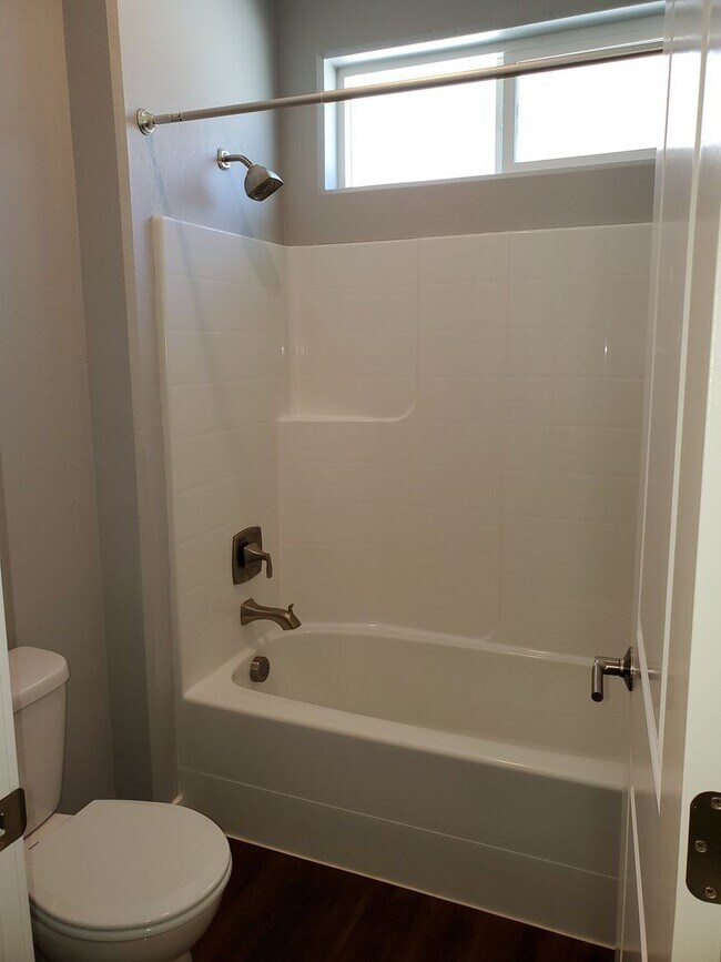 Building Photo - Immaculate Custom 3 bdrm Home for rent in the Montrose developement!
