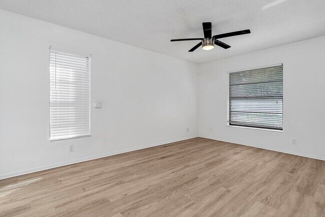 Building Photo - 416 Buttonwood Pl