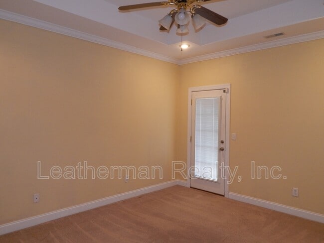 Building Photo - 441 Sterling Dr