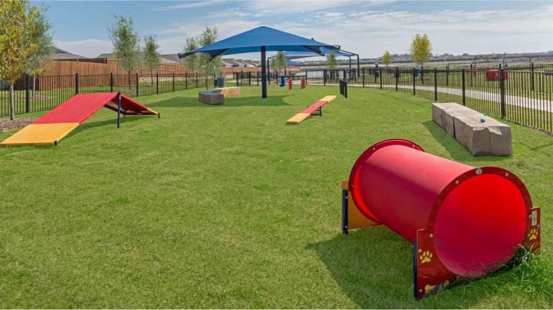 Building Photo - 208 Rubylace Dr