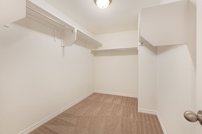 Building Photo - MOVE IN SPECIAL: $300 Off 1st Months Rent!...