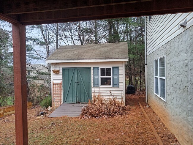 Building Photo - Gorgeous home in Weaverville available now!