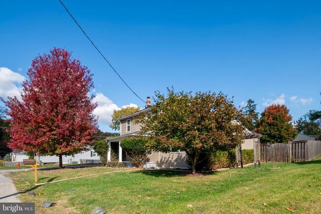 Building Photo - 2201 Alvin Ave