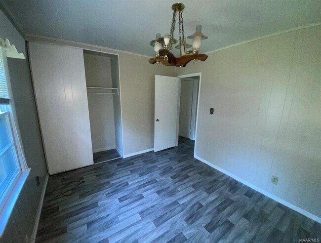 Building Photo - 2454 Spruce Curve