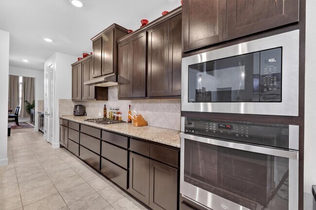 Building Photo - 21711 Emerton Cres Wy