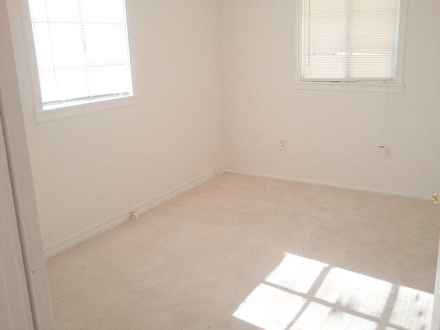 Building Photo - 203 N 13th St