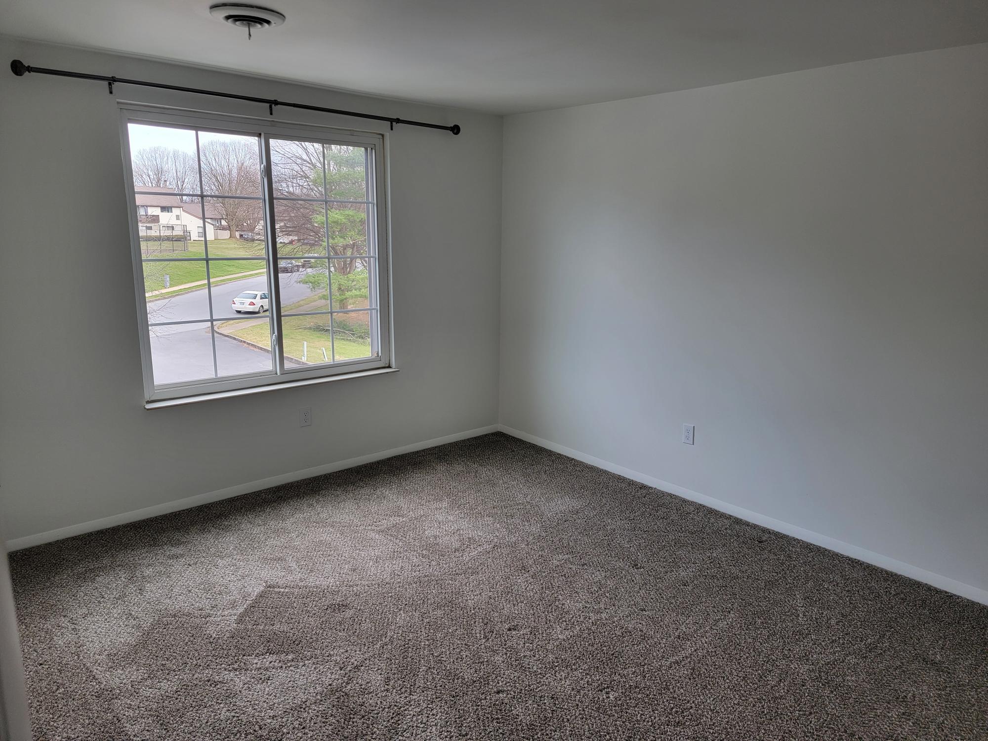 Primary BR from hallway - 1001 Nanroc Dr