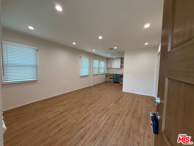 Building Photo - 2320 Carnegie Ln