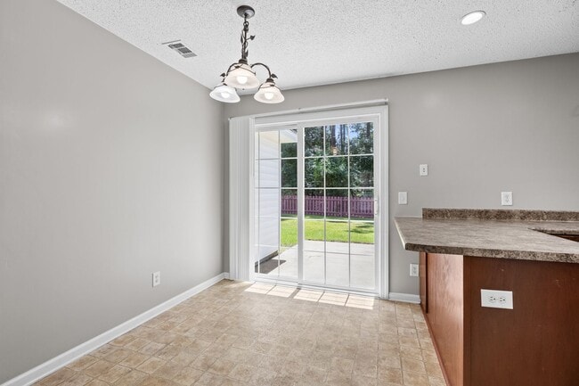 Building Photo - 115 Nandina Wy