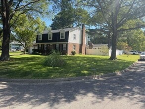 Building Photo - Email Linda@vacosold.com  or Call Office 8...
