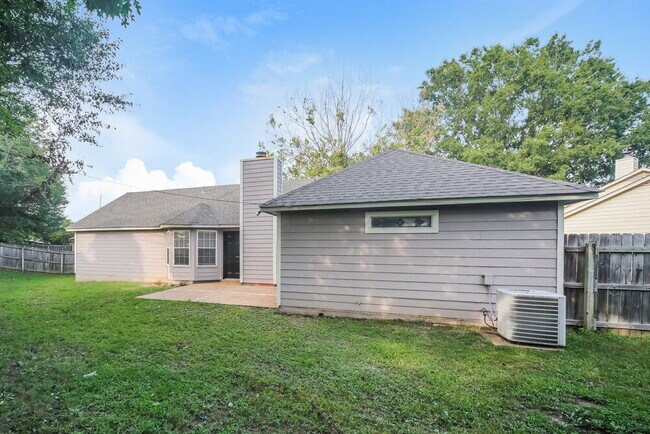 Building Photo - 5411 Corner Oak Dr