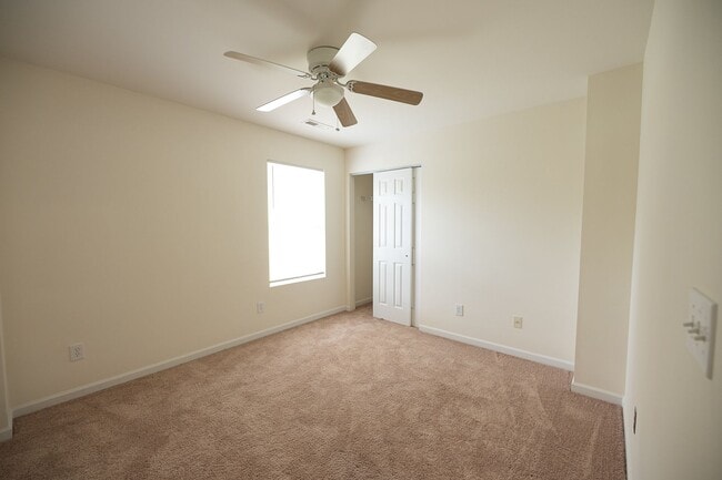 Building Photo - Spacious beautiful 4 bedroom 2.5 bath home  In Greensboro with an office/upstairs loft/ sunroom/ ...