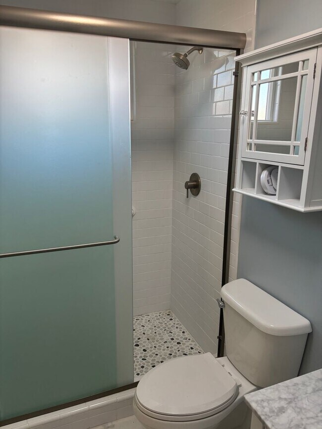 Building Photo - 3 bed 2 bath house on the westside Santa Cruz