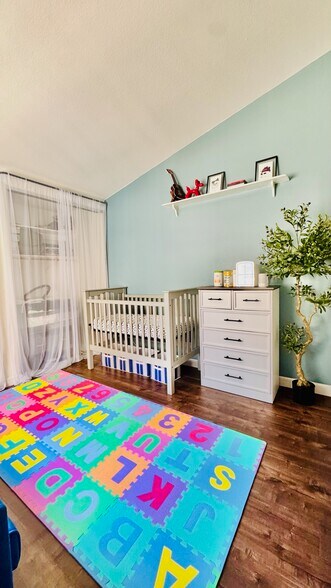 Building Photo - 7 Headland Pl
