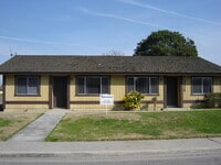 Building Photo - 2541 Chestnut/Woodland