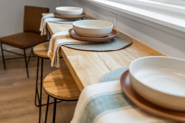 Building Photo - Stylish & Turnkey Furnished 2-BR Daylight Basement Apartment – Utilities + Wi-Fi Included