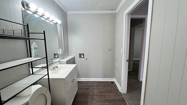 Building Photo - 500 Willow Ave