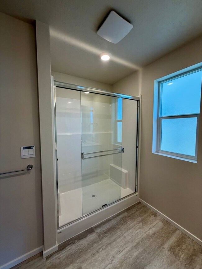 Building Photo - Beautiful & Brand New- 4 bed, 2 bath w/Quartz Countertops & Fenced Yard