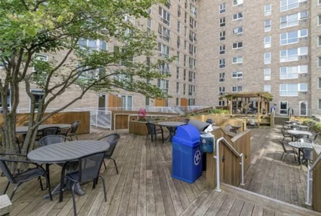 grilling area - 433 S 7th St