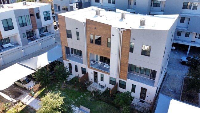 Building Photo - Mid-Town rental available
