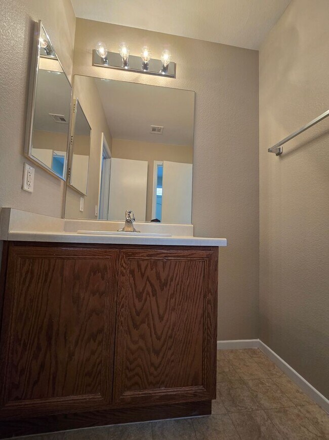 Building Photo - A Stunning 4 Bedroom Home in South West La...