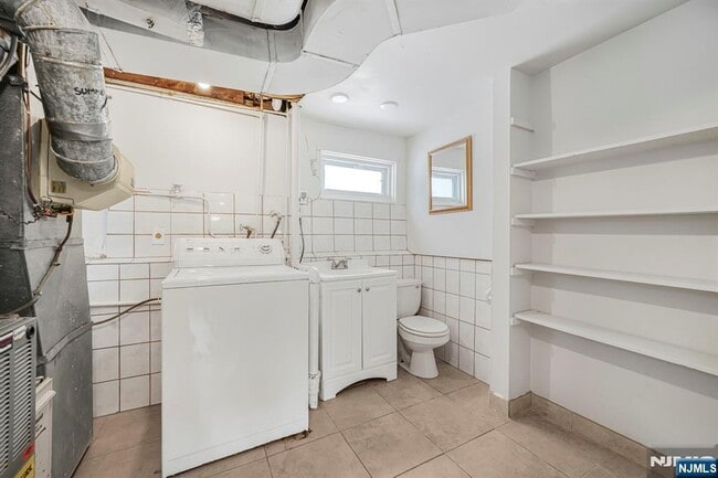 Building Photo - 111 Charles St