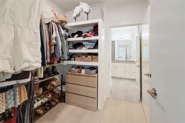 Building Photo - 1600 S 1st St