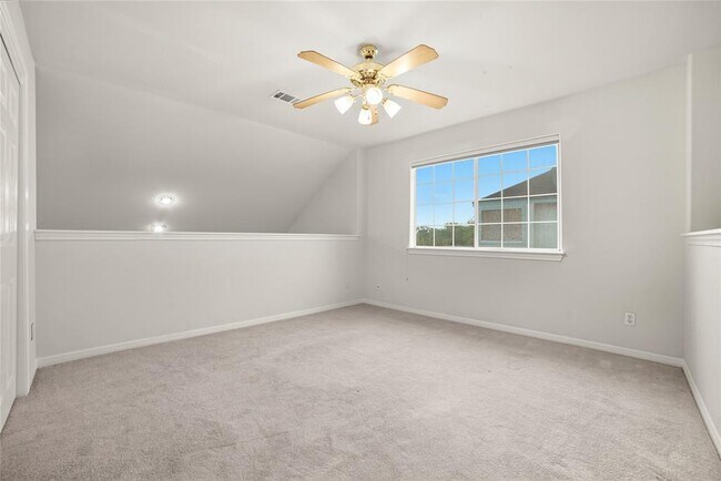 Building Photo - 1911 Cedar Bend Dr